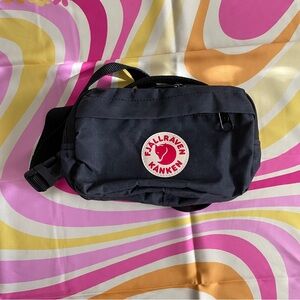 Fjallraven Kanken Hip Pack in Black 550